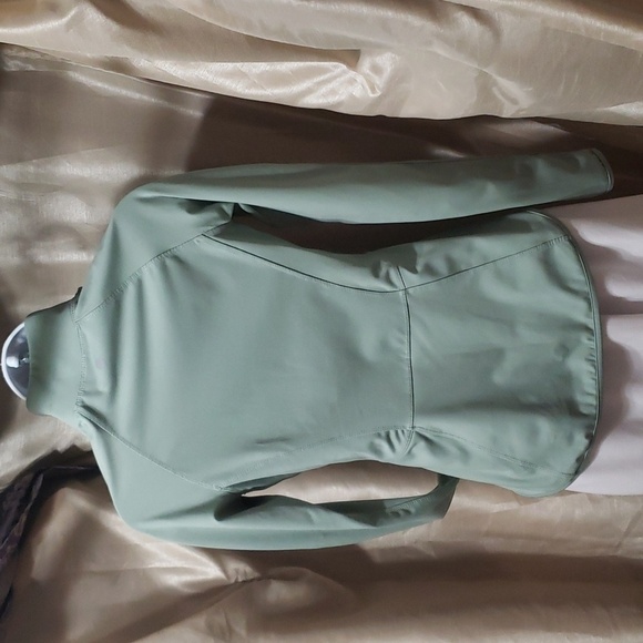 Yogalicious Lux. Pastel Sage Green Jacket; Butter Soft; Full Zip. EUC Size XS - Picture 7 of 14
